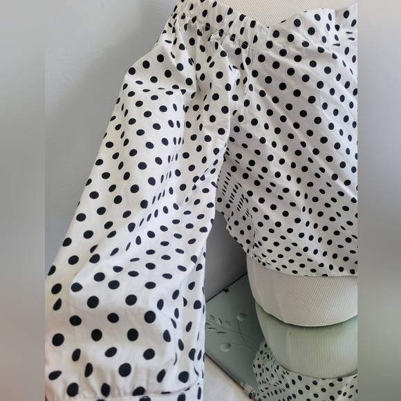 OFF SHOULDER POLKA DOT FRONT TIE TOP - Picture 4 of 8
